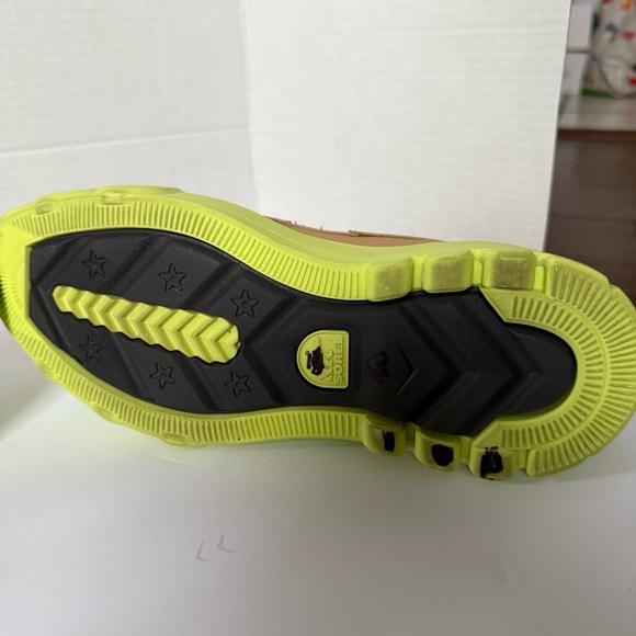 Sorel CARIBOU X Waterproof Platform Chelsea Boot (Women) Size 9.5 - Picture 10 of 11